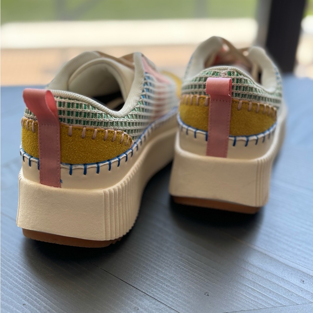 Nicole Miller Brita Sneakers Platform Shoes Size 8 C1304 NWOT Gently used